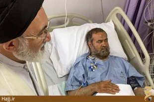 سرپرست حجاج ايراني از حجت الاسلام اسماعيلي روحاني مجروح كاروان اصفهان عيادت كرد