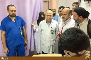 سرپرست حجاج ايراني از حجت الاسلام اسماعيلي روحاني مجروح كاروان اصفهان عيادت كرد