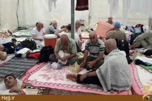 زايران ايراني لباس احرام از تن درآورند