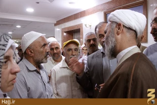 توسل مادر دوشهيد در مدينه منوره  لبخند رضايت جانباز اهل سنت از زيارت حرم نبوي