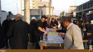 توزيع بيش از 15 هزار ليوان شربت در يك ايستگاه صلواتي دهه عاشورا