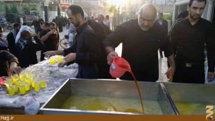 توزيع بيش از 15 هزار ليوان شربت در يك ايستگاه صلواتي دهه عاشورا