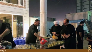 توزيع بيش از 15 هزار ليوان شربت در يك ايستگاه صلواتي دهه عاشورا