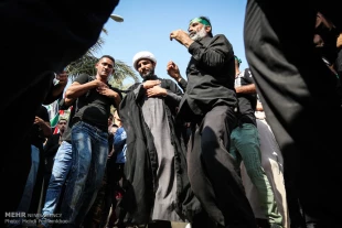 كاروان ۴۰ هزار نفري اهواز پياده عازم كربلا شد تصاوير