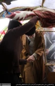 رهبرانقلاب در ميان زلزله‌زدگان  تصاوير