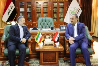 در دیدار استاندار نجف اشرف با سرکنسول جدید ایران ؛

امیدوارم مشکل پروازهای ایرانی به نجف اشرف بزودی حل شود