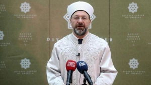 رئیس الشؤون الدینیة الترکی: الجهود الرامیة لإظهار الإسلام دیناً مخیفاً فی تزاید