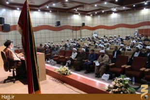 روحانيان براي تقويت بنيه ديني و ايماني جامعه تلاش كنند