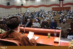 روحانيان براي تقويت بنيه ديني و ايماني جامعه تلاش كنند