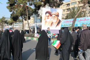 برپايي غرفه فرهنگي سازمان حج و بعثه مقام معظم رهبري درمسير راهپيمايي 22 بهمن