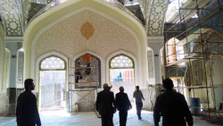 ترميم گلدسته كج‌شده حرم امام جواد(ع)