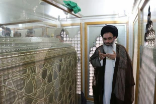 ضريح مطهر حضرت زينب(س) در سوريه غبارروبي شد 