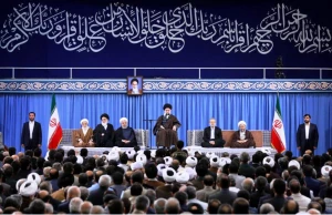 در دیدار مسئولان نظام و سفرای کشورهای اسلامی

توحید در بردارنده مبارزه با ظلم و زورگویی است