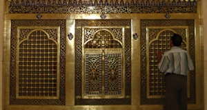 قبور و زیارتگاه‌های موجود در آستان کاظمین(علیهما السلام)