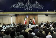 The Leader remarks in a Ramadan meeting with heads of three branches of government together with senior officials