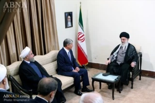 Iran s Supreme Leader urges close relations among Muslim nations