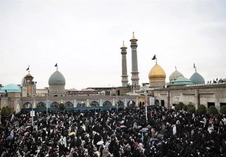 Huge crowds of mourners attend Arbaeen procession in Tehran