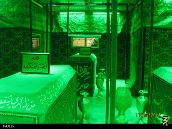 داخل ضريح مطهر عسكريين (عليهما السلام)، حكيمه خاتون و نرجس خاتون (سلام الله عليها)