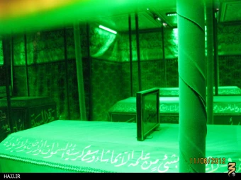 داخل ضريح مطهر عسكريين (عليهما السلام)، حكيمه خاتون و نرجس خاتون (سلام الله عليها)