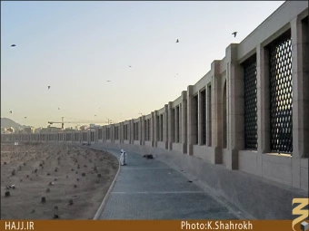 درب و ديوار بقيع []