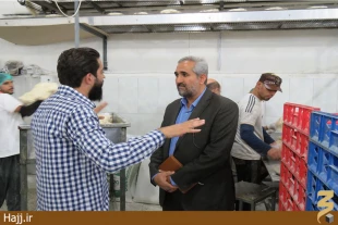 پخت روزانه 32 هزار نان در كربلا براي زائران ايراني+ تصاوير