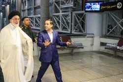 گزارش تصویری 

مراسم بدرقه  اولین کاروان حج تمتع 1397 6