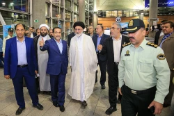 گزارش تصویری 

مراسم بدرقه  اولین کاروان حج تمتع 1397 8