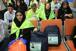 گزارش تصویری 

مراسم بدرقه  اولین کاروان حج تمتع 1397 17