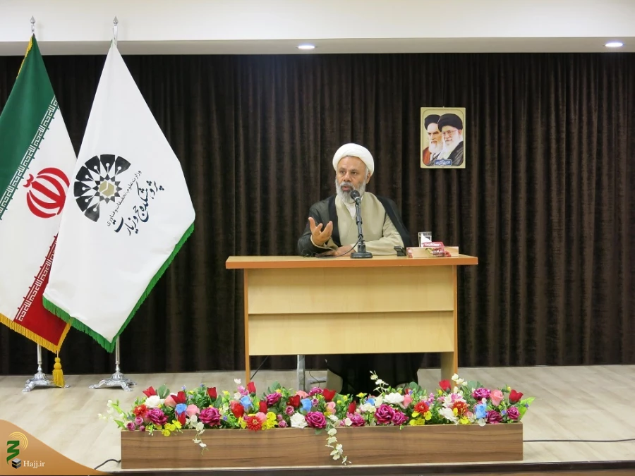 آیت الله عابدی در نشستی علمی تبیین کرد؛

نقش کنگره حج در شناسایی چهره واقعی مستکبران عالم | ترک کنندگان حج طعمه گرگان دین می‌‌شوند 6
