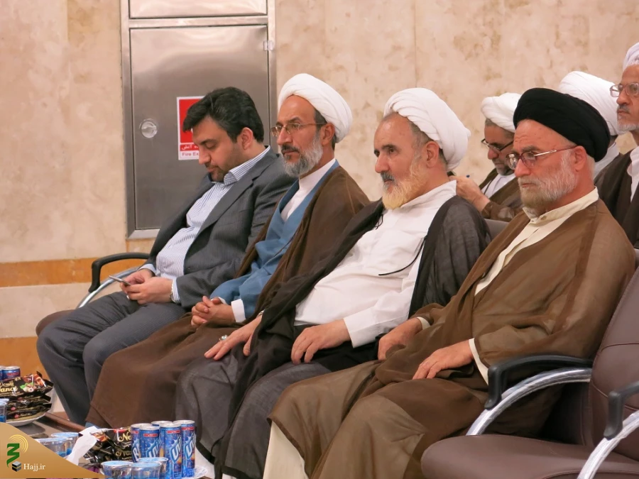 آیت الله عابدی در نشستی علمی تبیین کرد؛

نقش کنگره حج در شناسایی چهره واقعی مستکبران عالم | ترک کنندگان حج طعمه گرگان دین می‌‌شوند 5