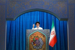 حج نباید تعطیل شود.  ظرفیت های عظیم حج می تواند راهگشای مشکلات کشورهای اسلامی باشد. 8