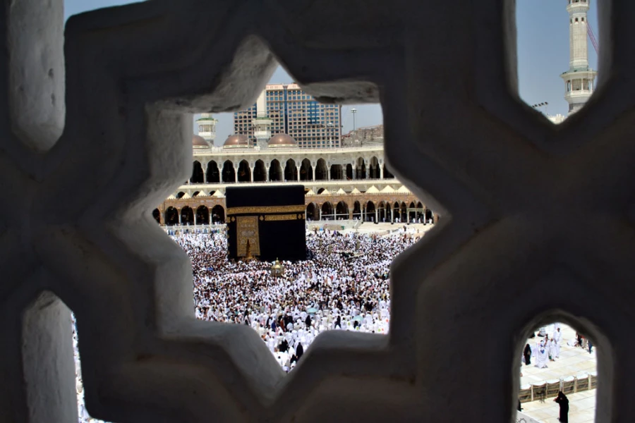 آداب سخن و زبان در بیت‌الله الحرام را بشناسیم 2