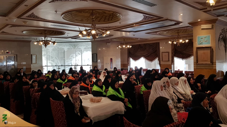 یک استاد حوزه و دانشگاه:

اظهار عجز در برابر خداوند، بهترین عبادت است 2