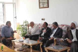 دیدار از خانواده شهدای منا