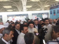 سرپرست حجاج ایرانی در فرودگاه مدینه منوره

باید فرصت را غنیمت بشماریم و برای ارایه خدمت شایسته تر تلاش کنیم  2