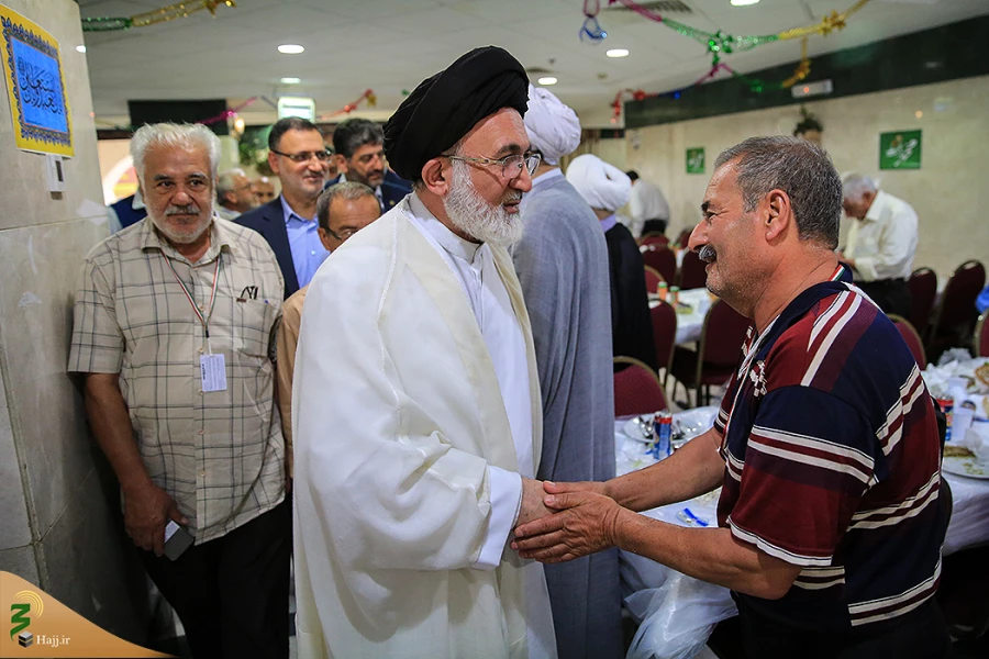گزارشی از بازدید نماینده مقام معظم رهبری

ازهتل محل اقامت زایران ایرانی در مدینه منوره 3