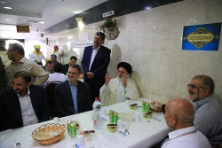 گزارشی از بازدید نماینده مقام معظم رهبری

ازهتل محل اقامت زایران ایرانی در مدینه منوره 5