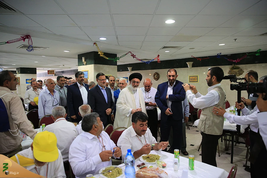 گزارشی از بازدید نماینده مقام معظم رهبری

ازهتل محل اقامت زایران ایرانی در مدینه منوره 10