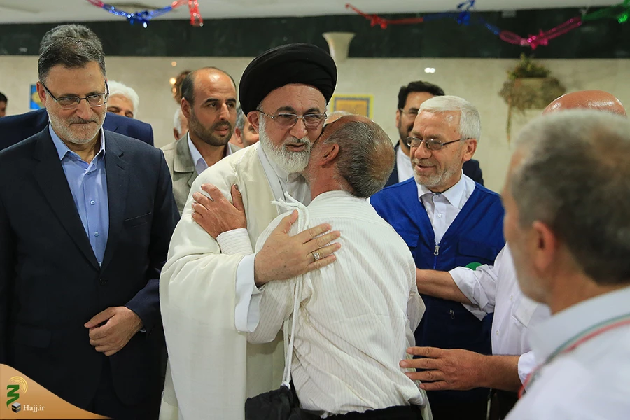 گزارشی از بازدید نماینده مقام معظم رهبری

ازهتل محل اقامت زایران ایرانی در مدینه منوره 13