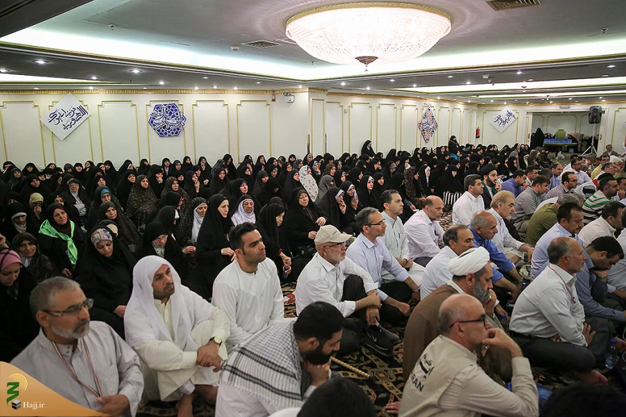 نخستین دعای کمیل زائران ایرانی در شهر پیامبر 4