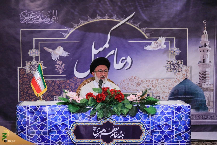 نخستین دعای کمیل زائران ایرانی در شهر پیامبر 5