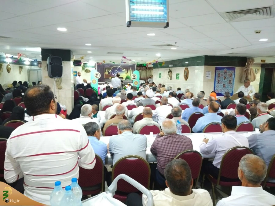 نخستین دعای کمیل زائران ایرانی در شهر پیامبر 16