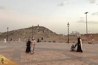 زیارت قبرحضرت حمزه و قبورشهدای احد در مدینه منوره – گزارش تصویری 3