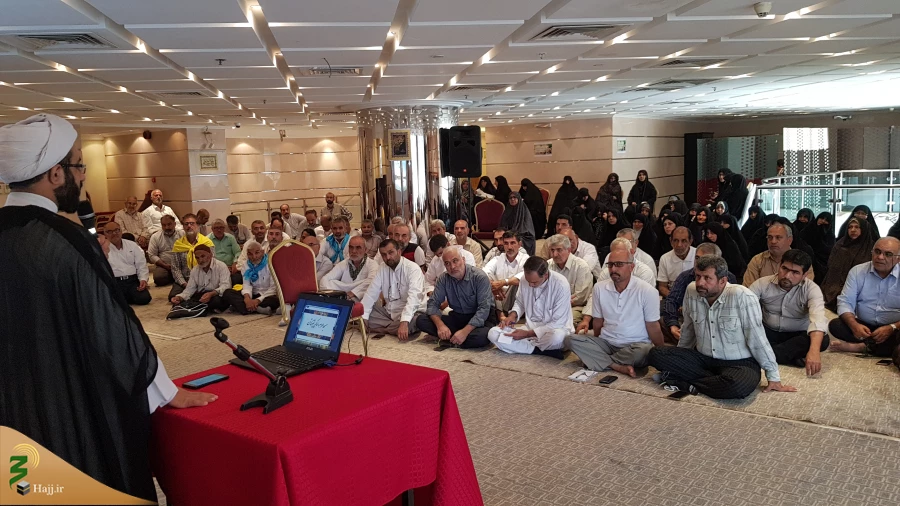 برگزاری جلسه انس و معرفت با حضور زائران کشورمان درمکه 2
