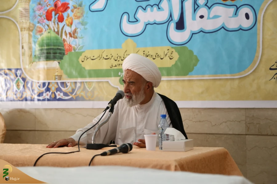 زائر باید طوری عبادت کند که به اهل بیت متصل شود 2