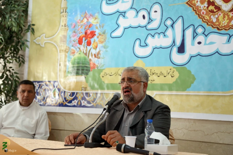 زائر باید طوری عبادت کند که به اهل بیت متصل شود 5