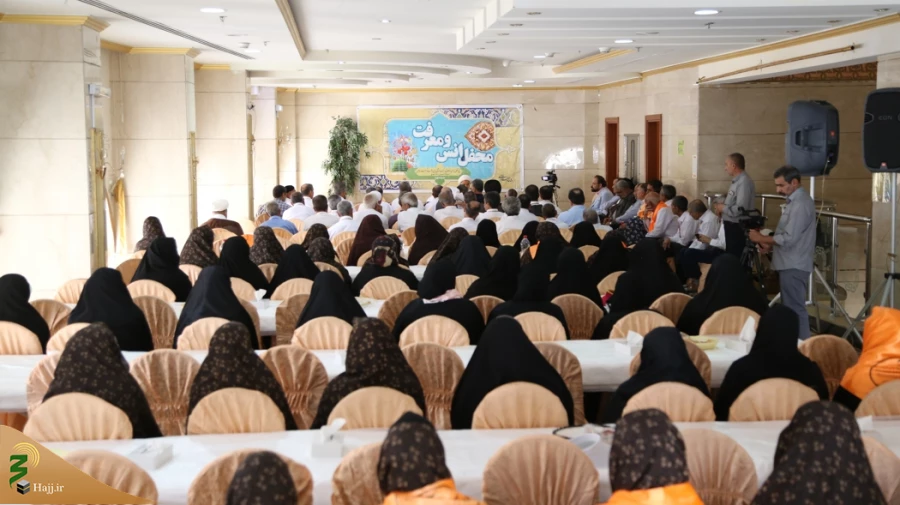 زائر باید طوری عبادت کند که به اهل بیت متصل شود 7