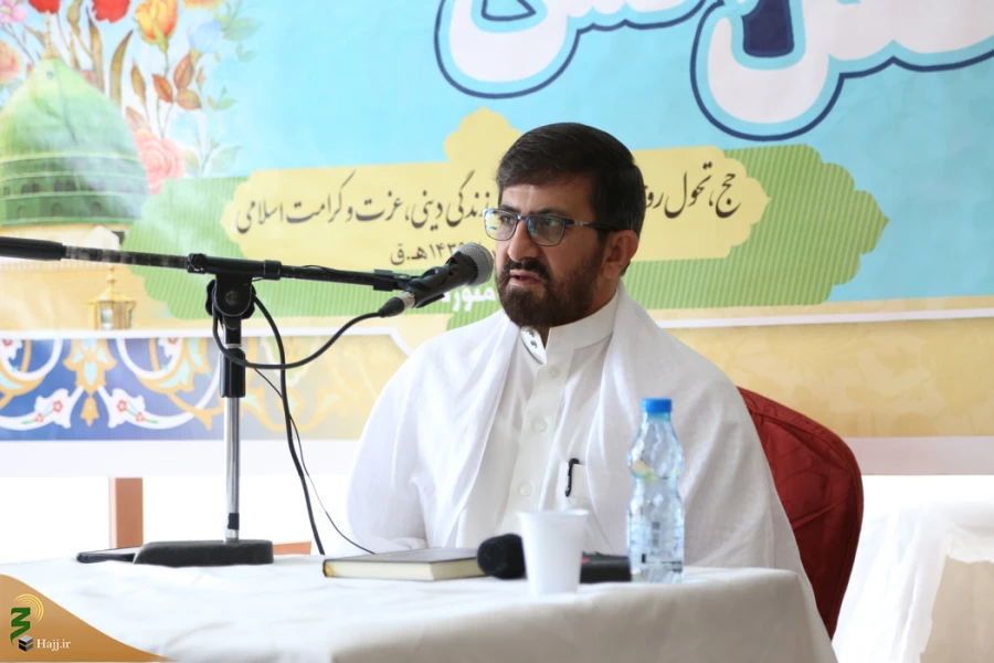 زائر باید طوری عبادت کند که به اهل بیت متصل شود 14