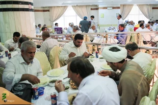 بازدید سرزده سرپرست حجاج ایرانی از هتل محل اقامت زائران ایرانی در مدینه  8