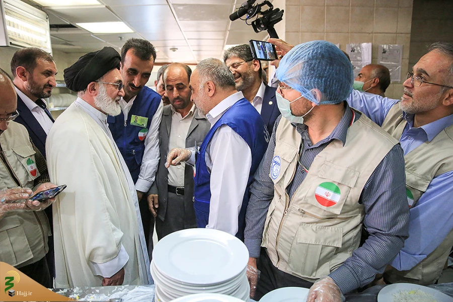 بازدید سرزده سرپرست حجاج ایرانی از هتل محل اقامت زائران ایرانی در مدینه  10